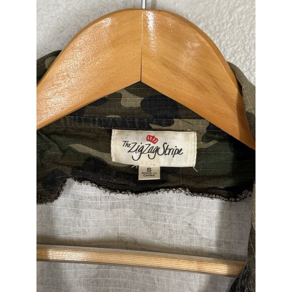 Camo Shirt/Jacket The Zig Zag Stripe Size S Green‎ Pockets Zip Up Tie Waist - Picture 4 of 12